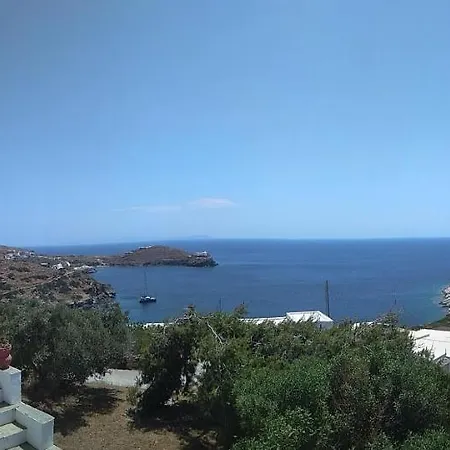 Stunning House - Sleeps 11 Terrace & Sea View בית נופש