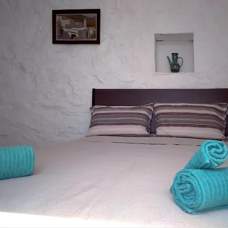 Stunning House - Sleeps 11 Terrace & Sea View *