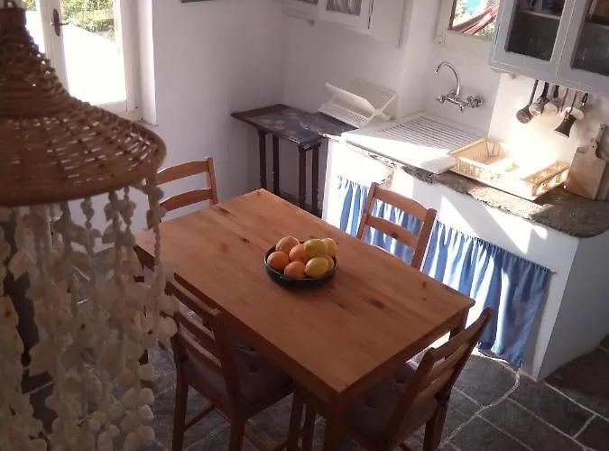 Stunning House - Sleeps 11 Terrace & Sea View *